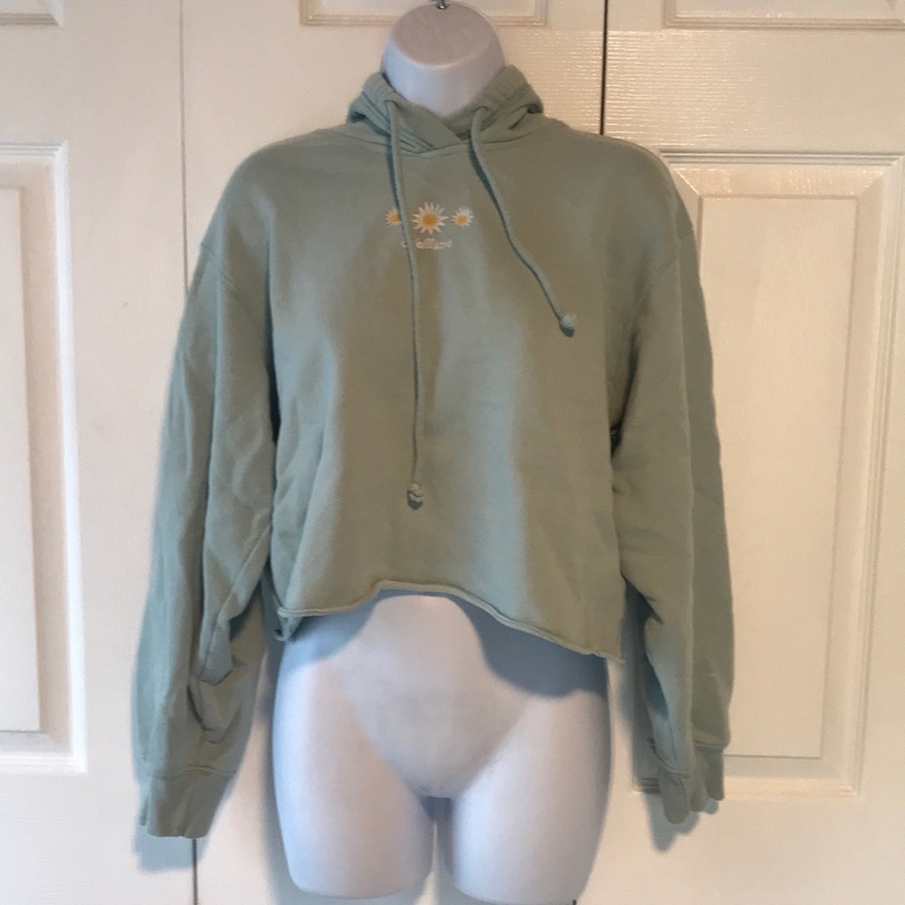 Graphic Crop Sweatshirt